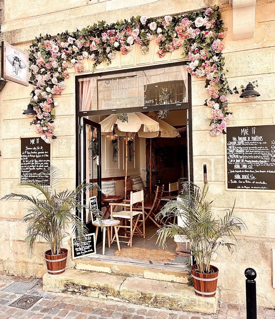 Maè Tû "La Maison du Rouleau de Printemps"